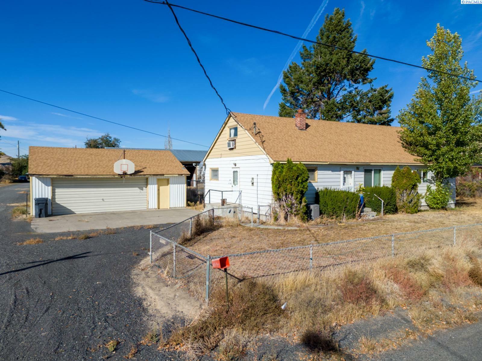 Property Photo:  245 N Violet Street  WA 99335 