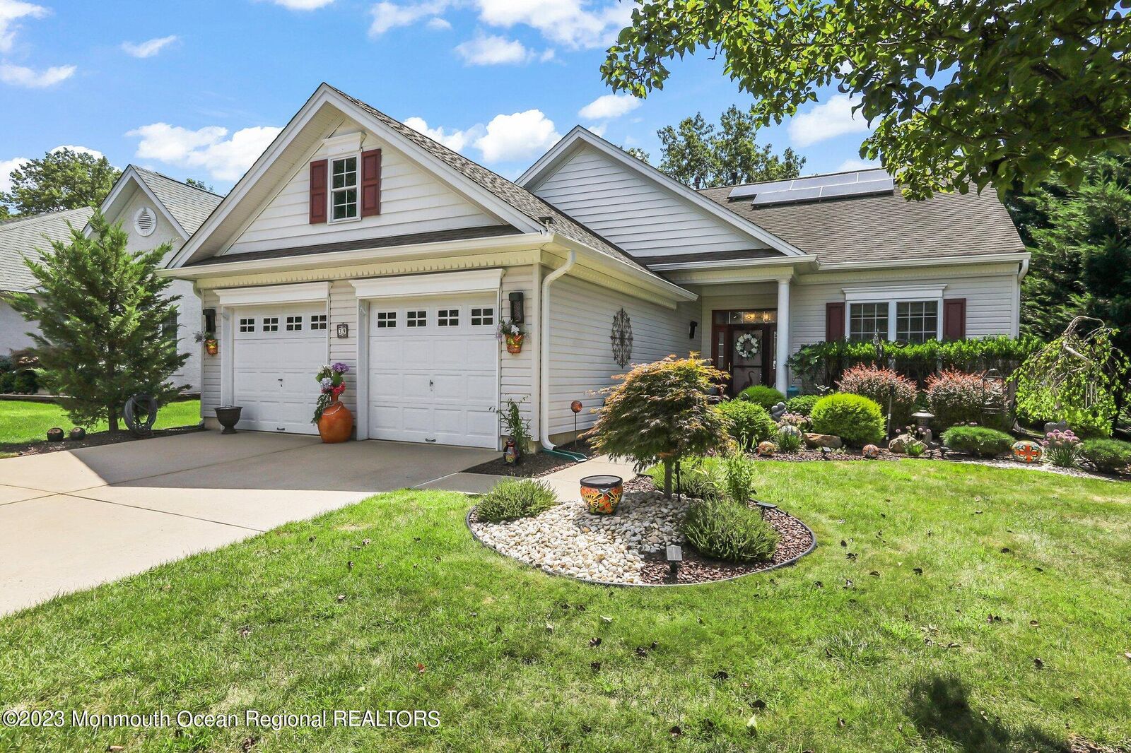 Property Photo:  39 Inverness Lane  NJ 08527 