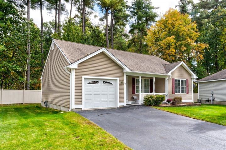 Property Photo:  35 Bowes Circle  NH 03051 