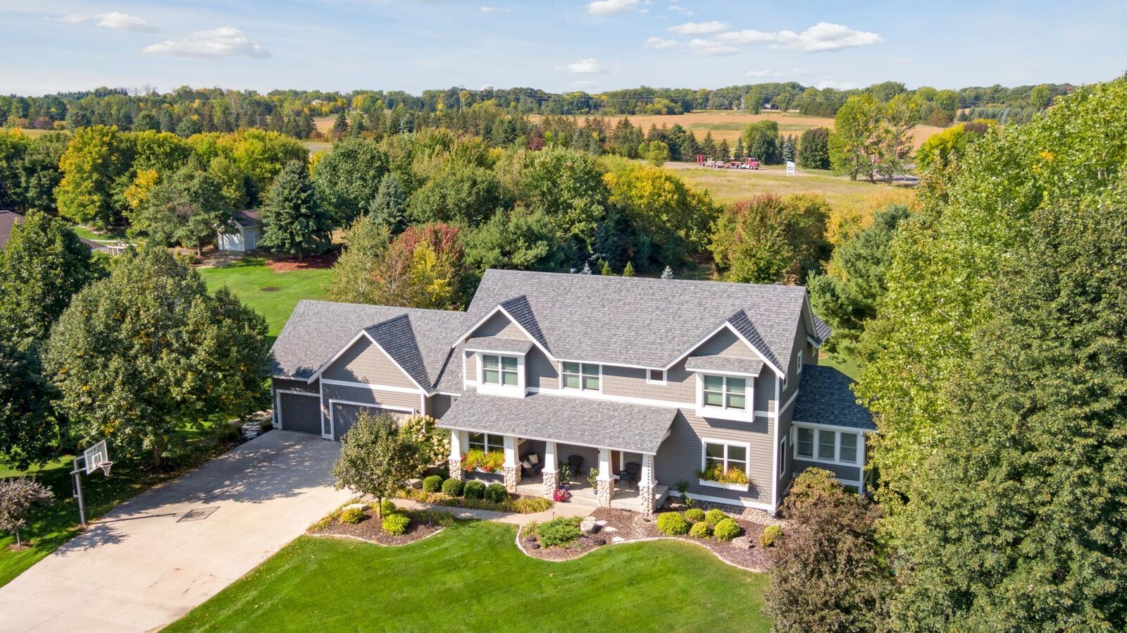 Property Photo:  1694 Ivory Avenue N  MN 55042 