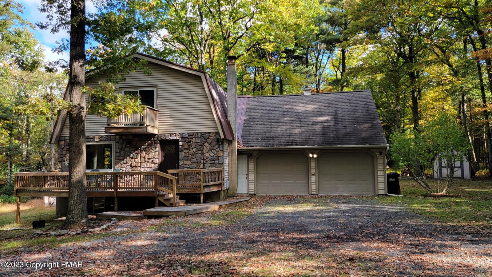 Property Photo: 631 Sunset Road PA 18360