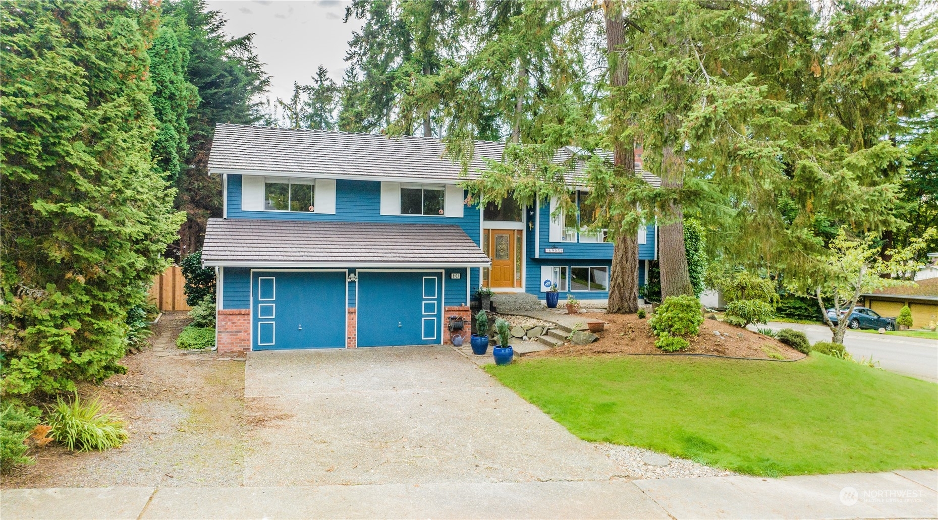 Property Photo:  8903 NE 144th Place  WA 98034 