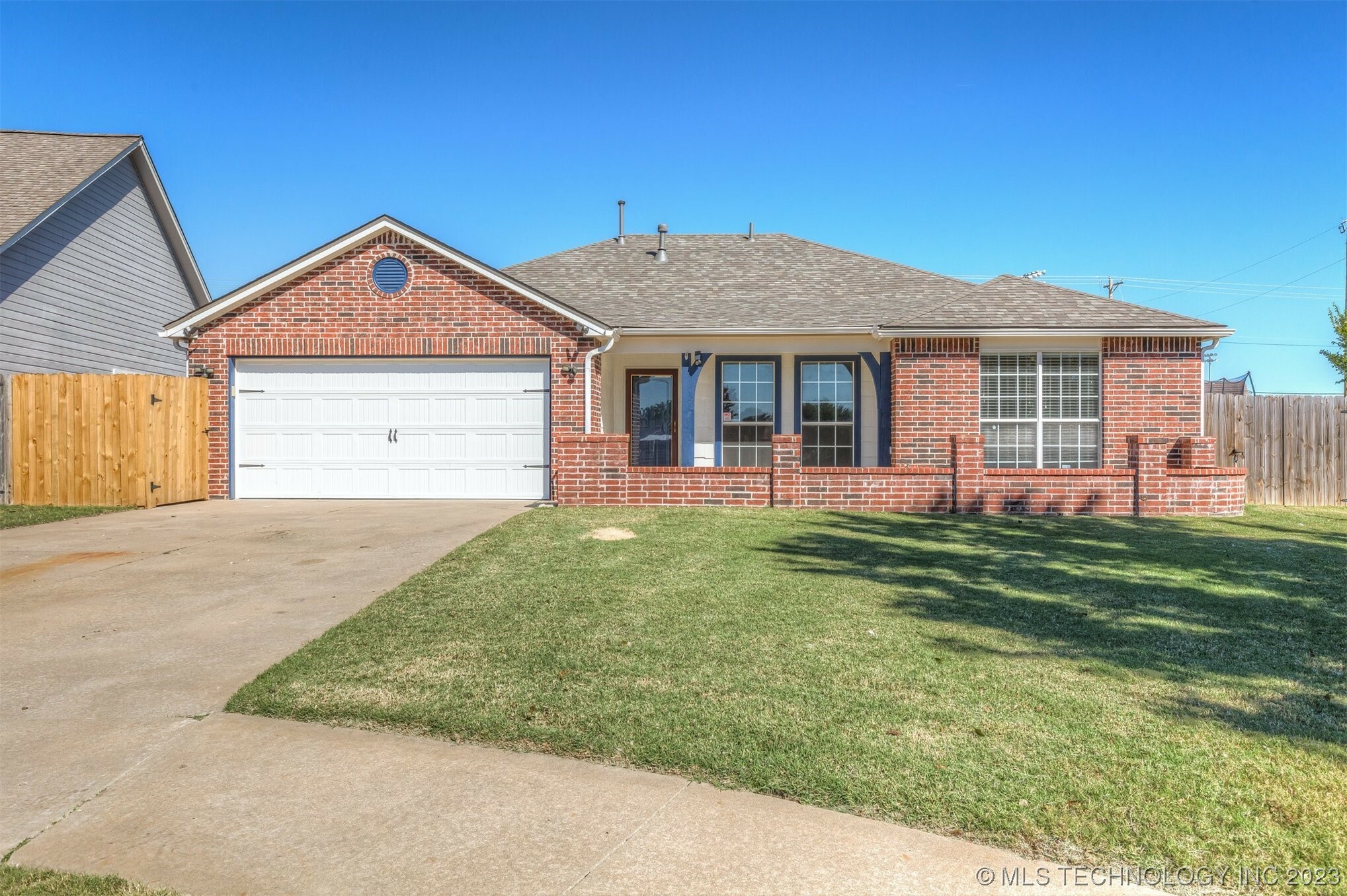 Property Photo:  10111 E 86th Court N  OK 74055 