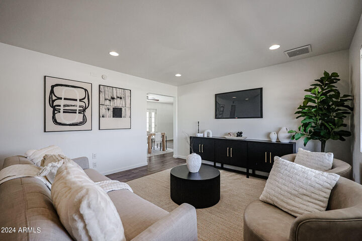 Property Photo: 6819 E Latham Street AZ 85257