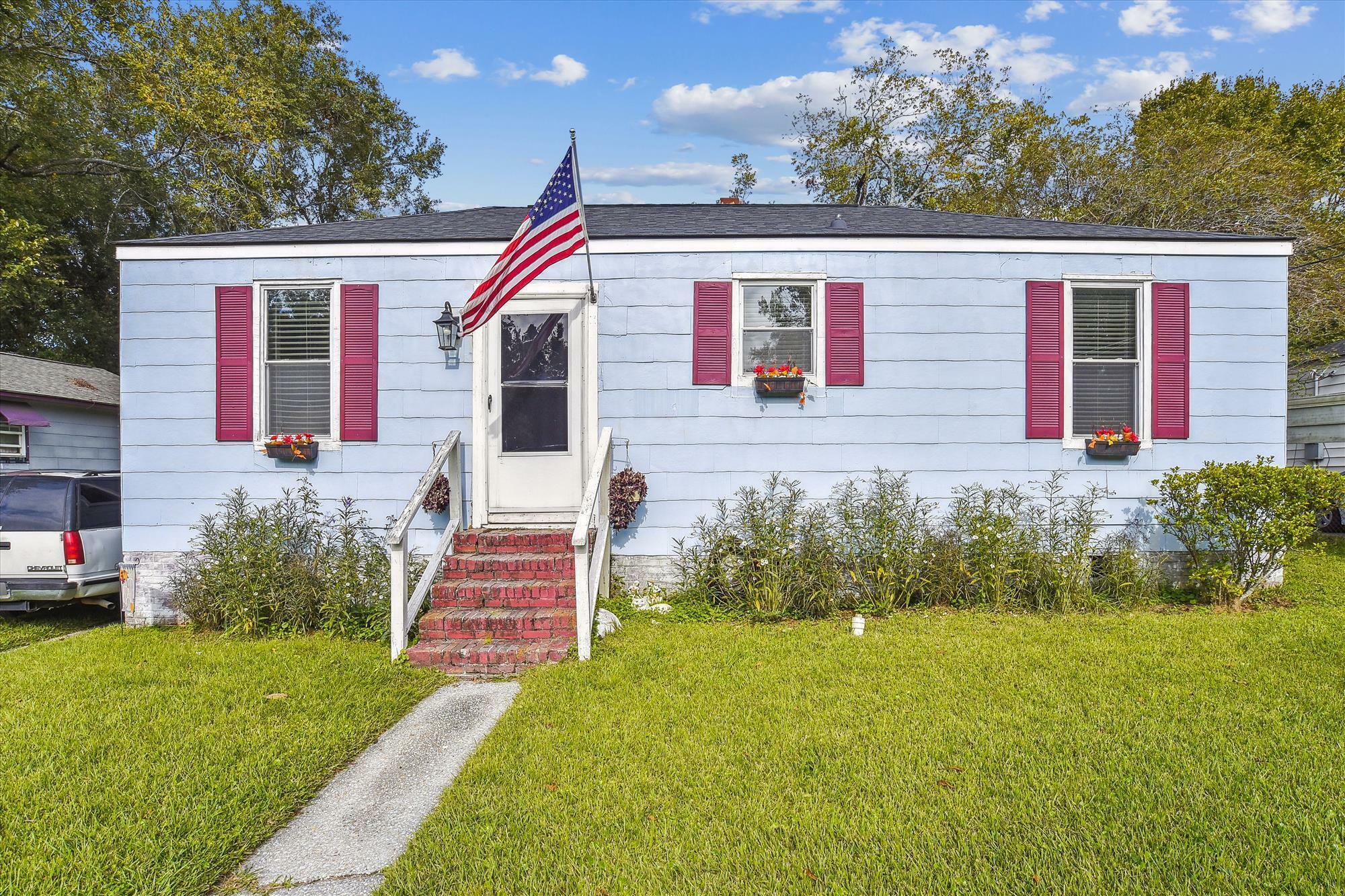 Property Photo: 2724 Constitution Avenue SC 29405