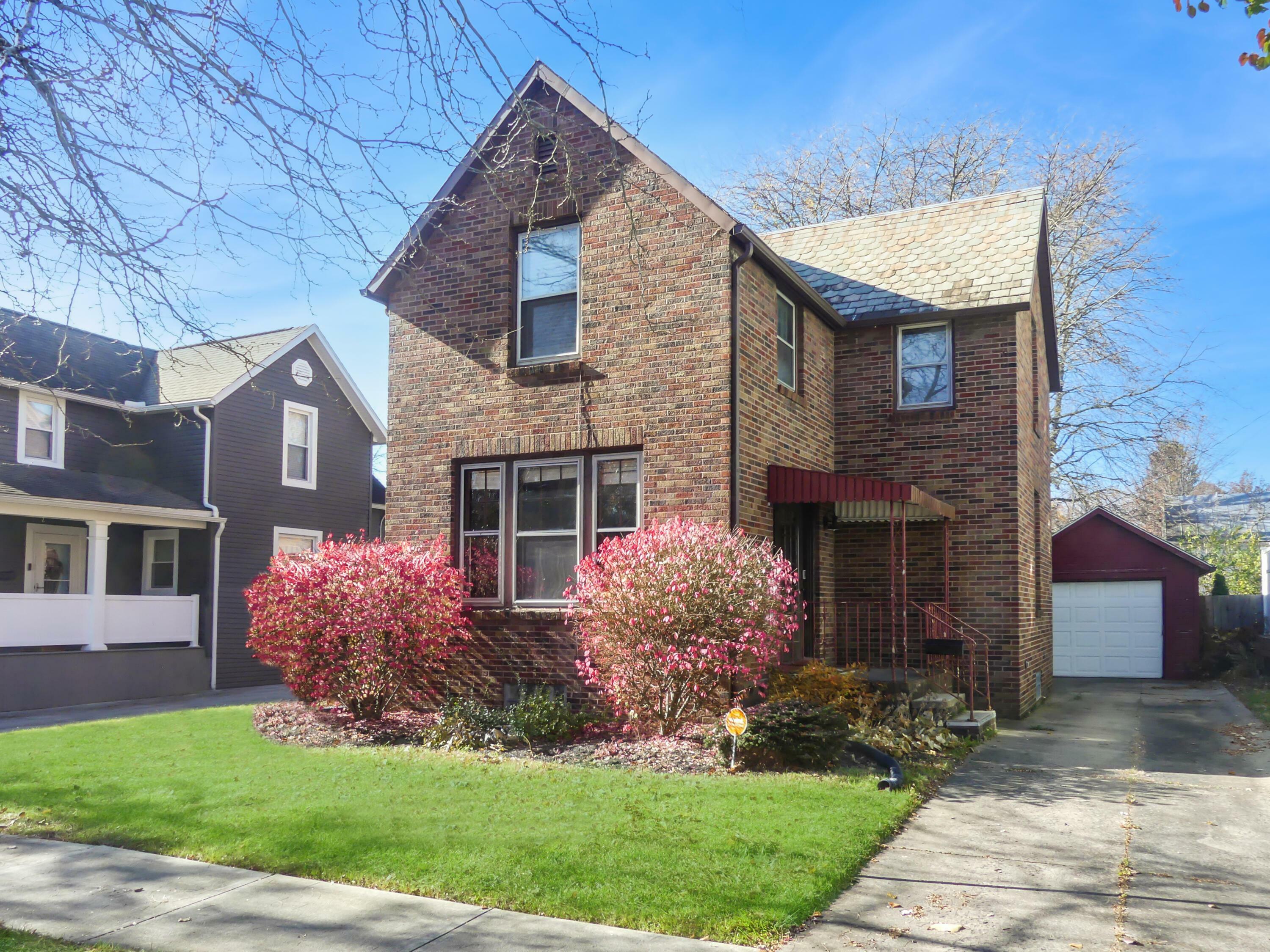 Property Photo: 821 Rogers Street OH 44820