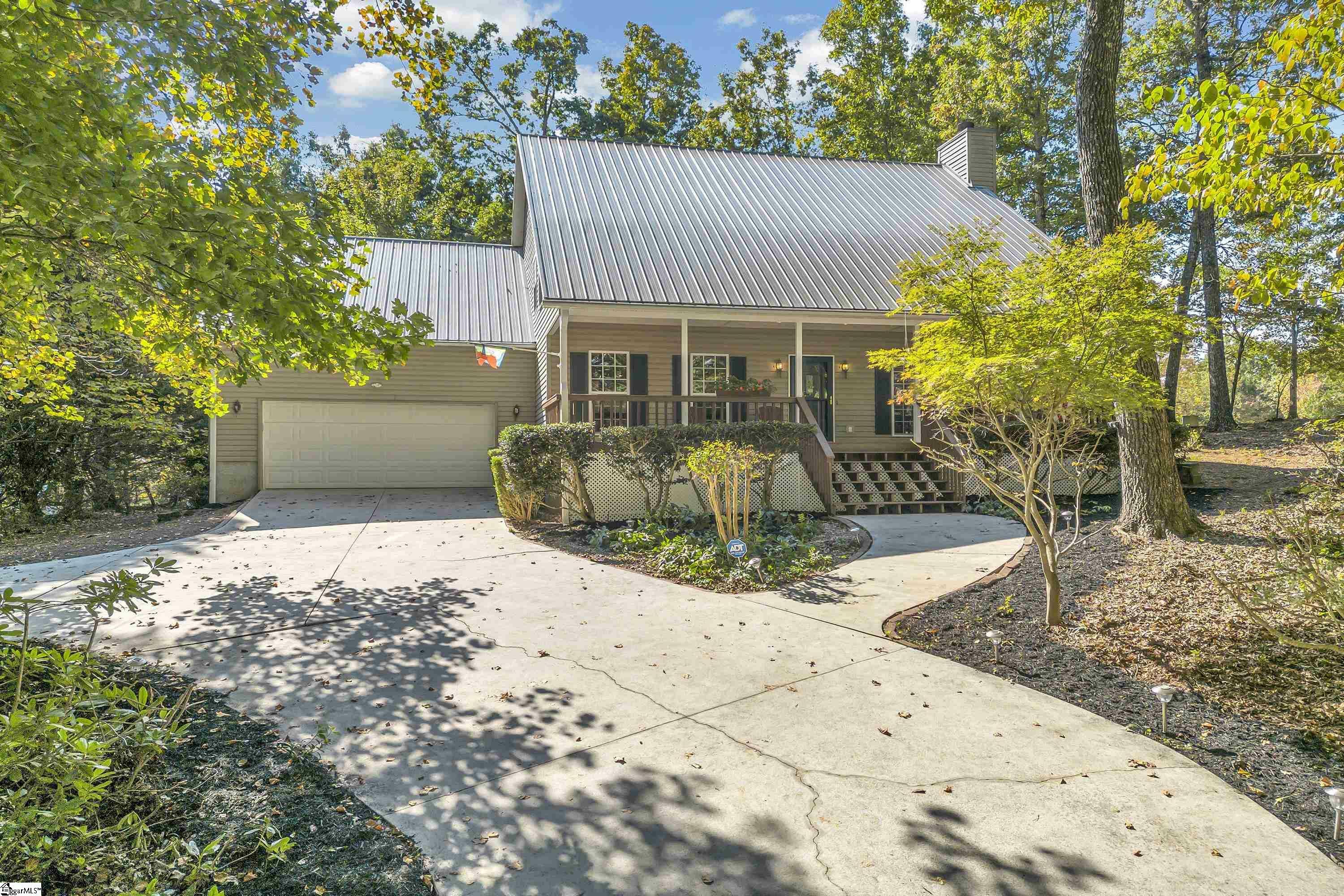 Property Photo:  109 Oconee Avenue  SC 29693 