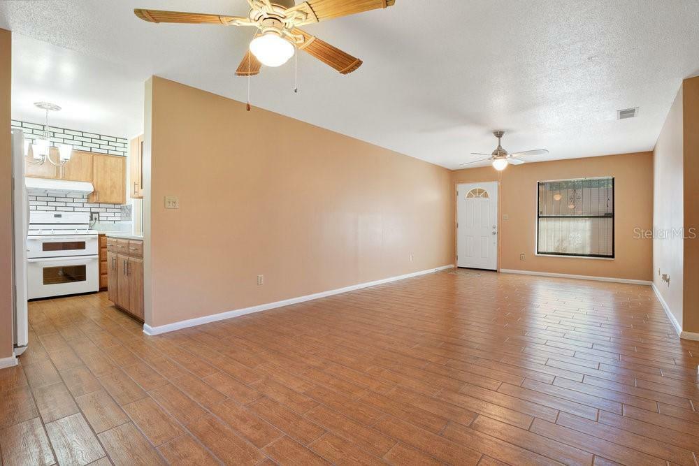 Property Photo:  2846 Empire Place  FL 32773 