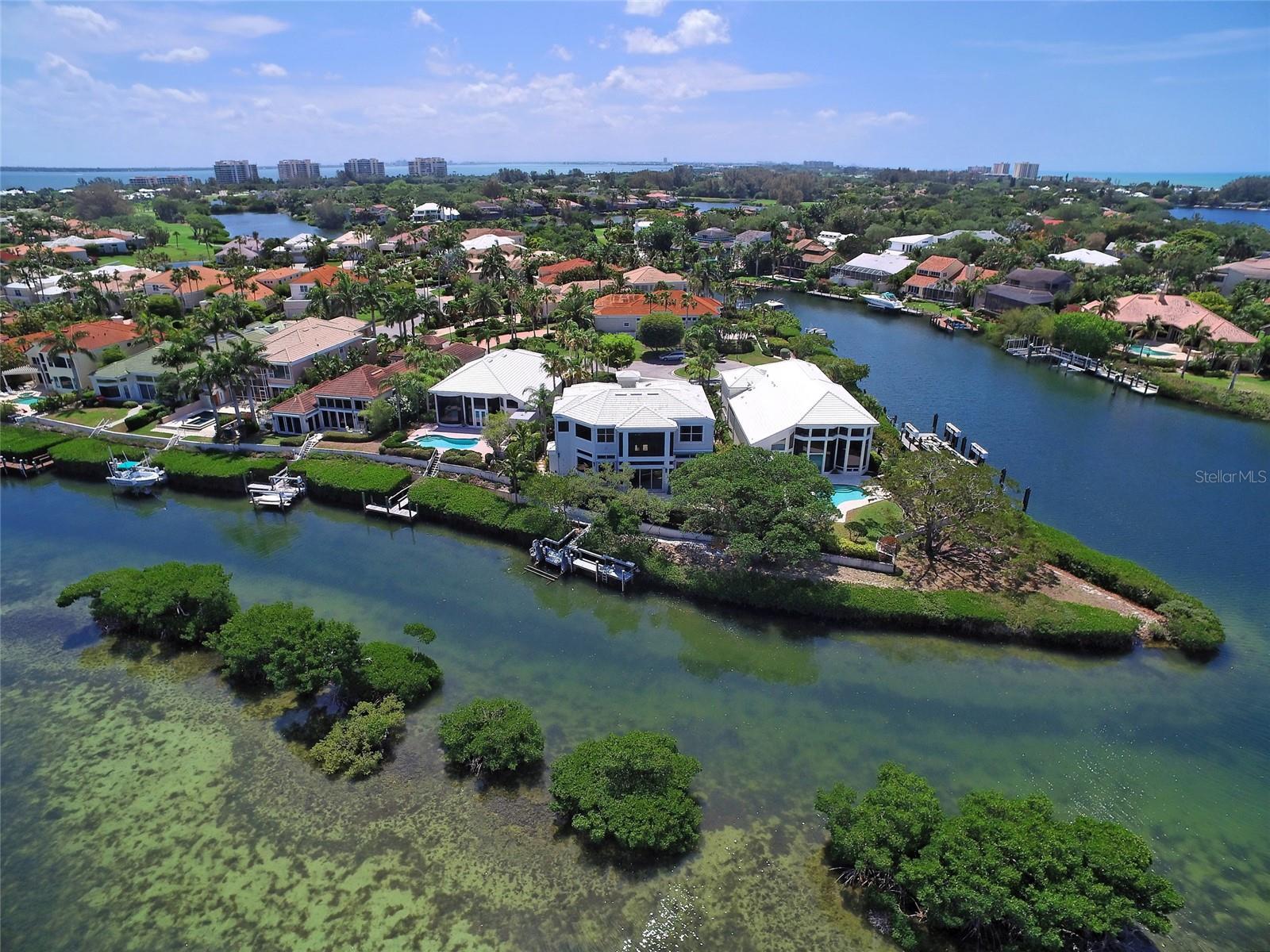 Property Photo: 3572 Fair Oaks Way FL 34228