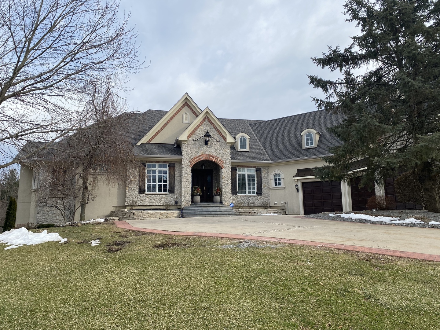 Property Photo: 1350 Galloway Drive IL 60098