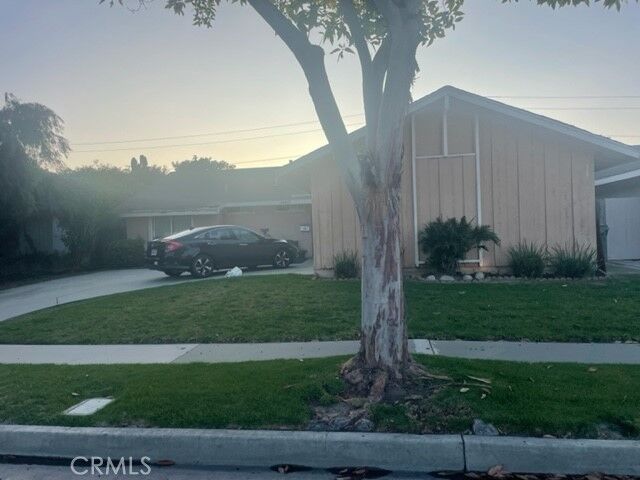 Property Photo:  19871 Carmania Lane  CA 92646