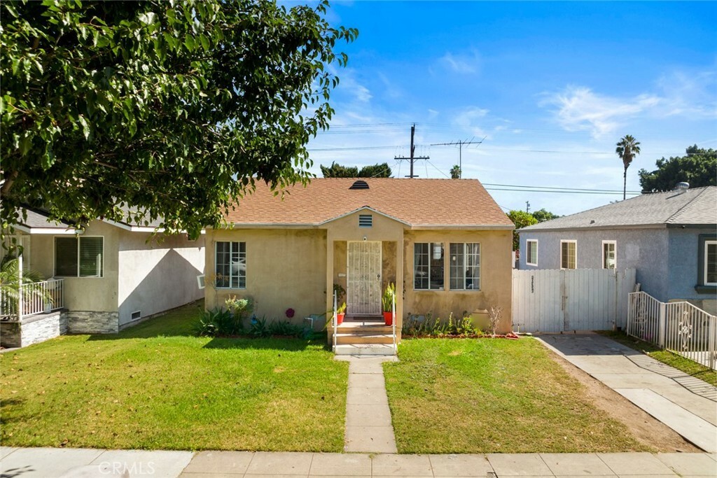 Property Photo:  10336 Elizabeth Avenue  CA 90280 