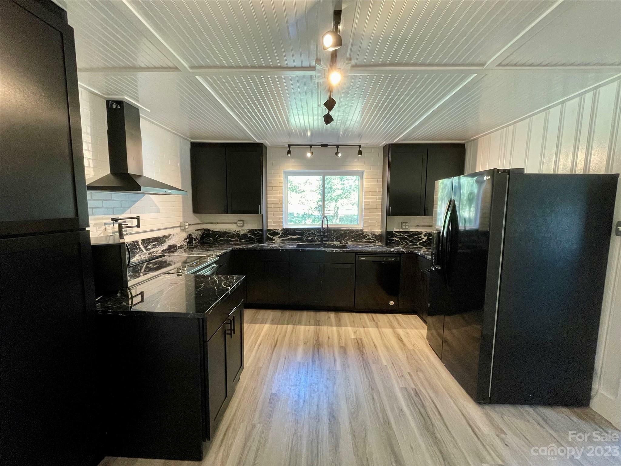 Property Photo: 736 S Cherry Road SC 29732