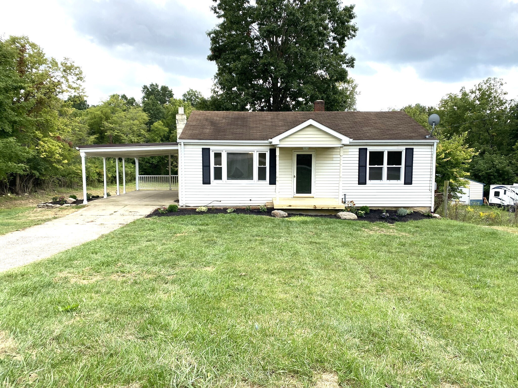 Property Photo: 1929 Oxford Middletown Rd OH 45064