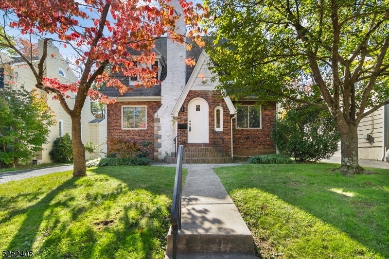 Property Photo:  126 Greenwood Dr  NJ 07041 