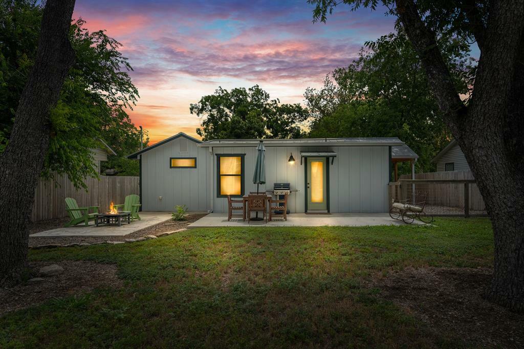 Property Photo:  606 Harper St  TX 78028 