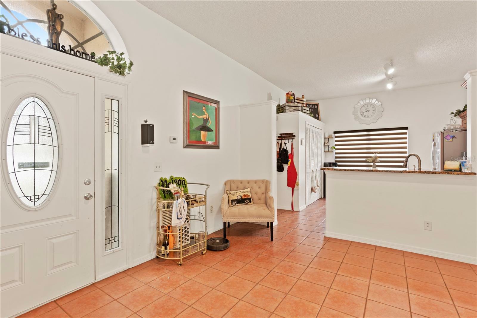 Property Photo:  484 Valencia Place Circle  FL 32825 