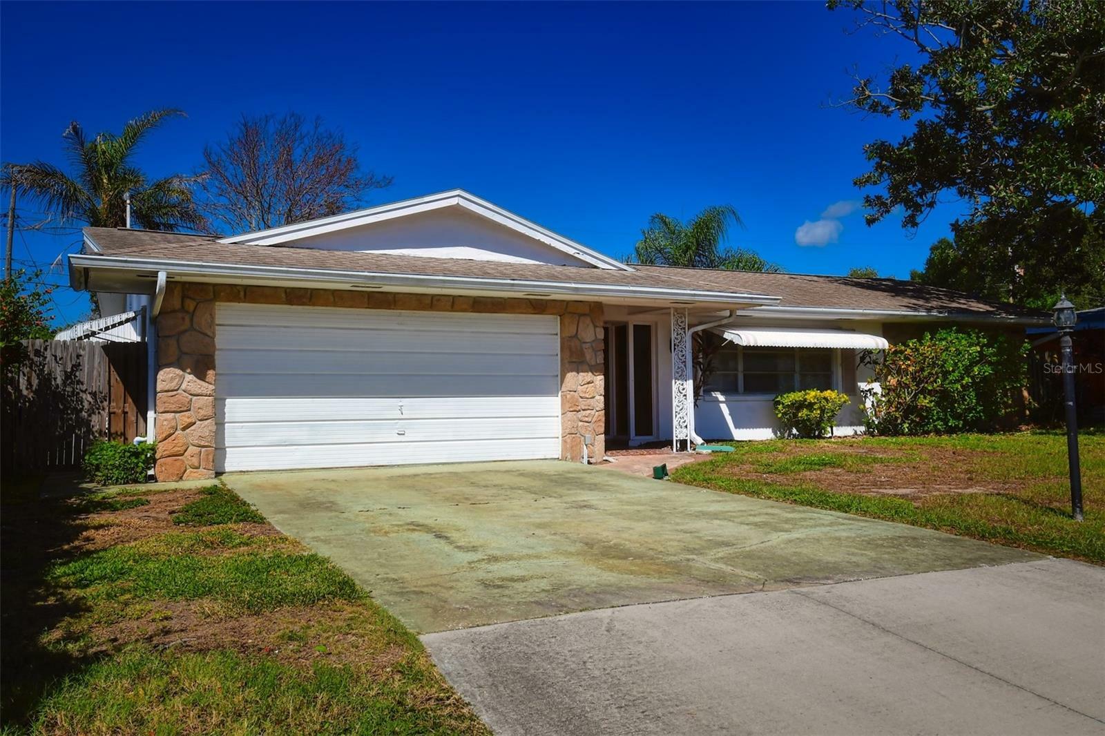 Property Photo:  13827 Antigua Drive  FL 33776 