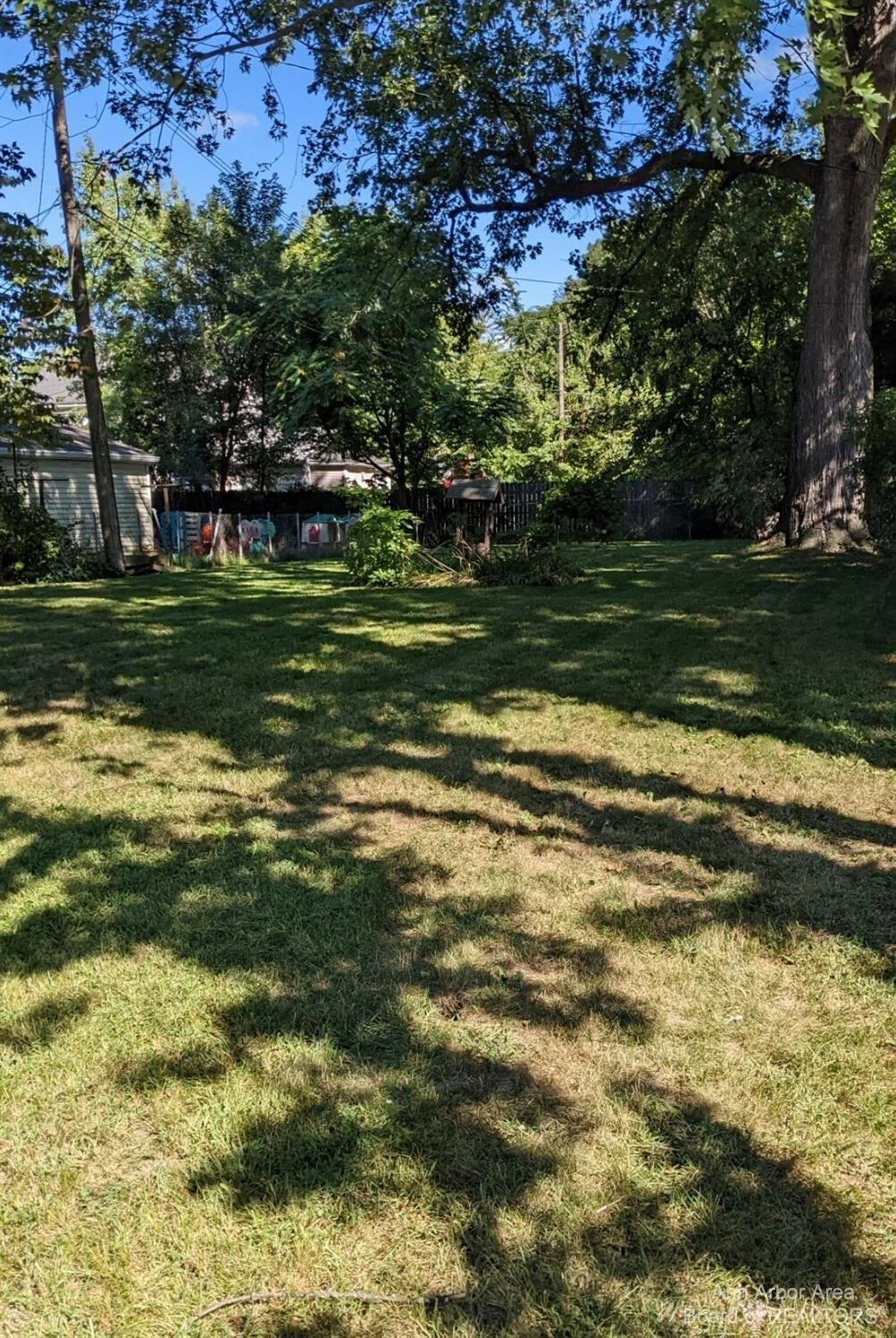 Property Photo:  707 Helen Street  MI 48198 