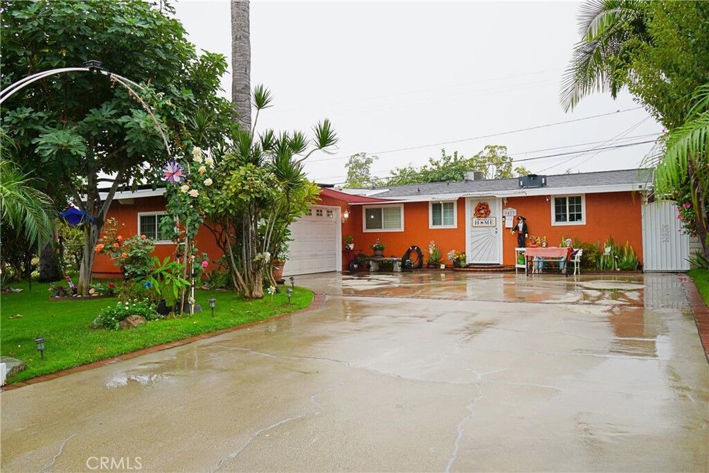 Property Photo:  1423 N Fenimore Avenue  CA 91722 