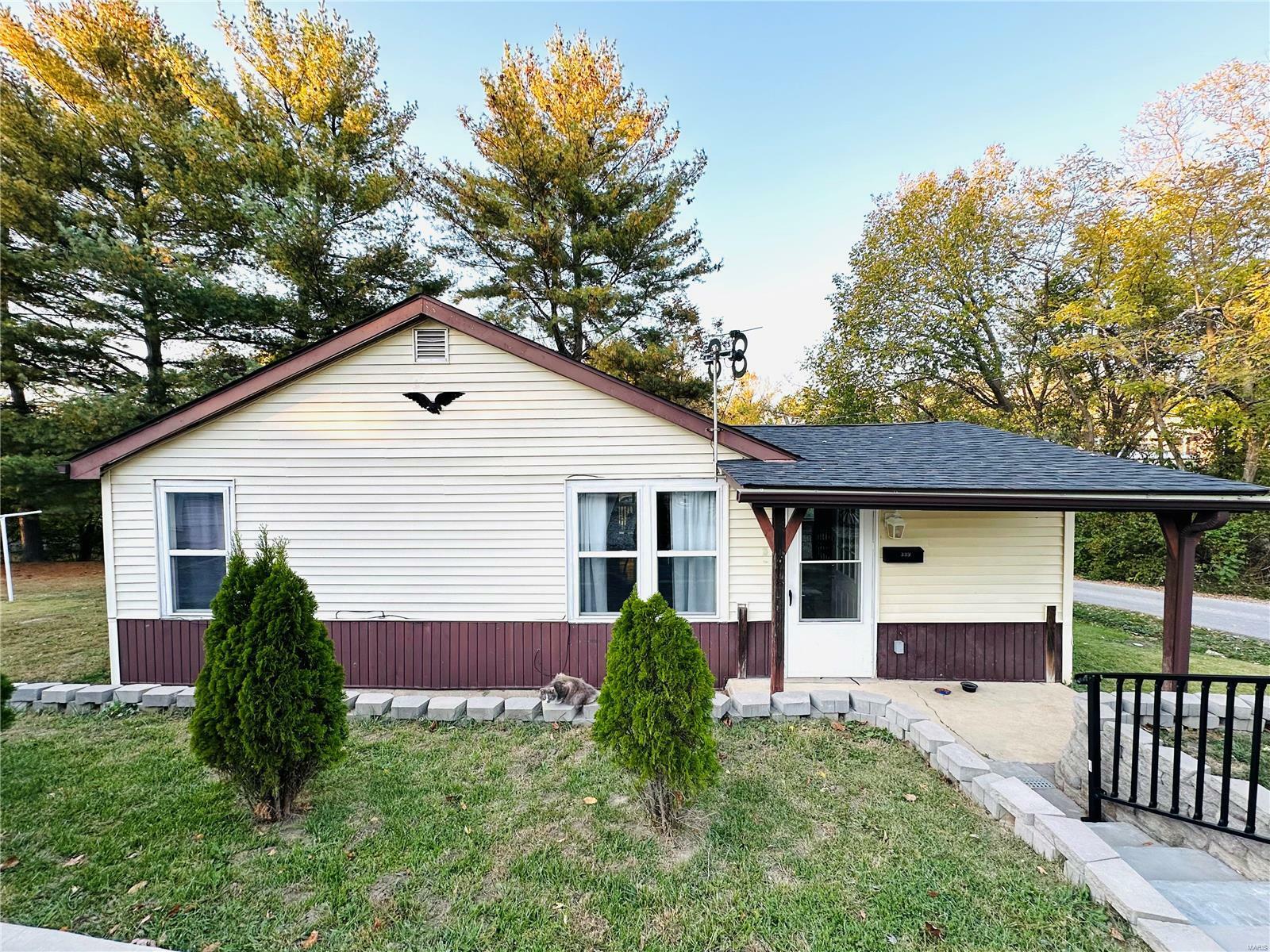 Property Photo:  335 Bell Street  MO 63077 