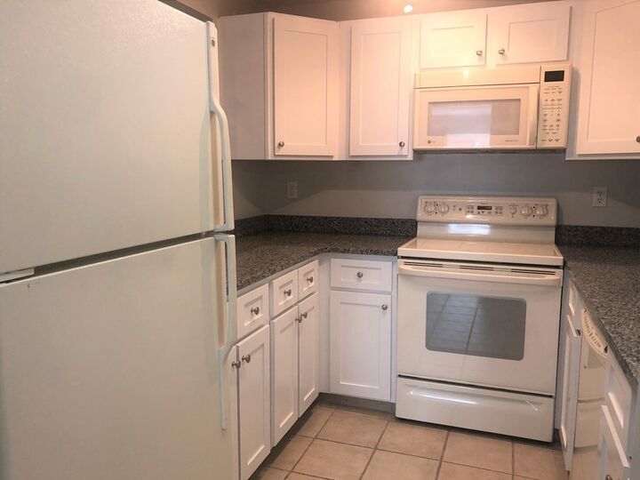 Property Photo: 44 Elm St 302 MA 01609