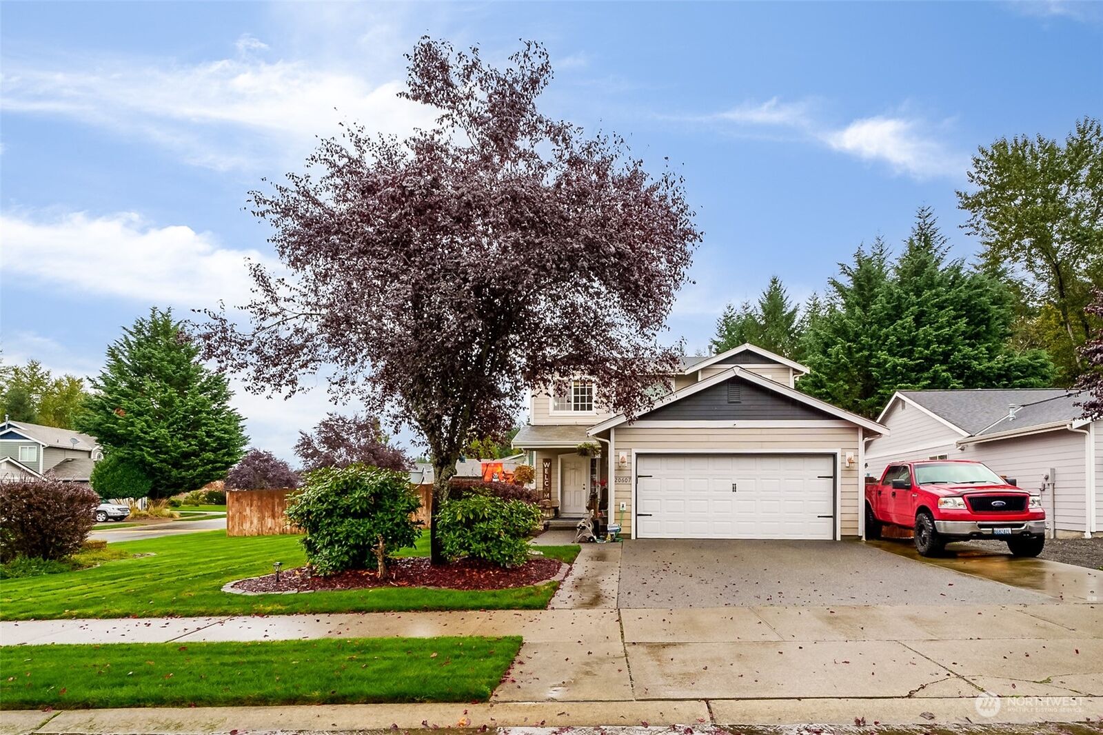 House for sale in Orting 20607 190th Avenue E, Orting, WA 98360