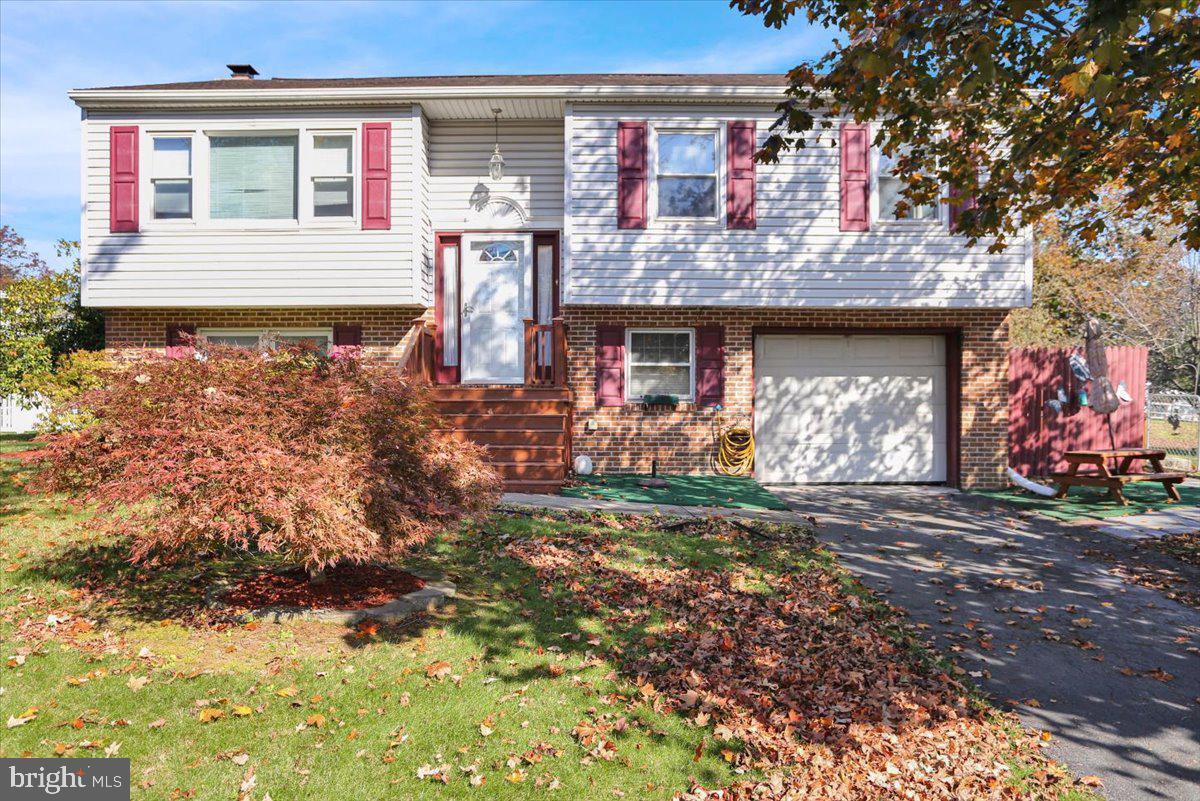 107 W Charles Street  Wernersville PA 19565 photo
