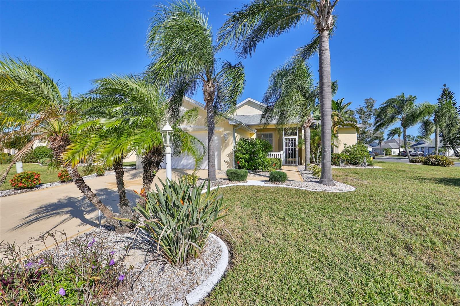 Property Photo:  2232 N Creek Court  FL 33573 