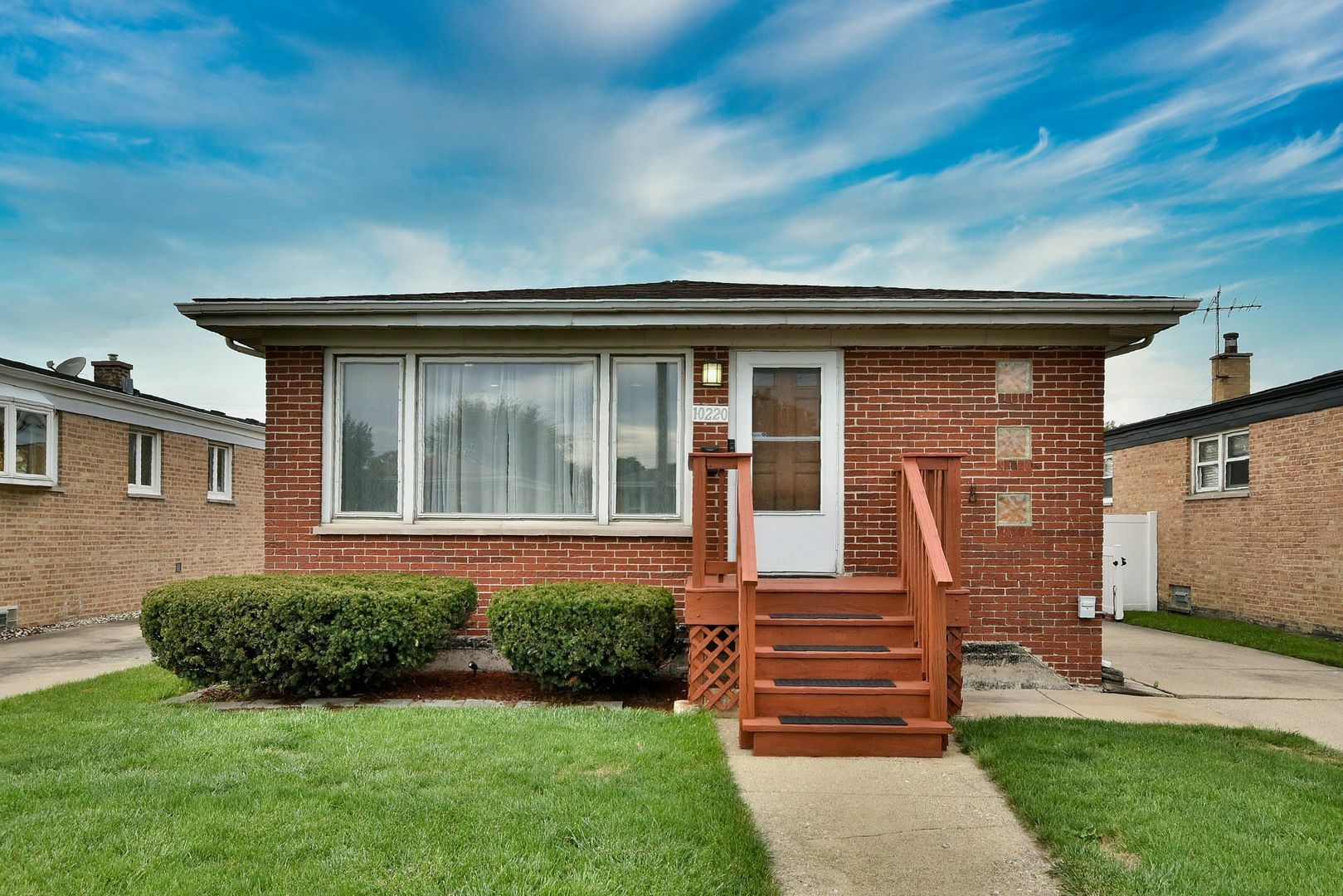 Property Photo:  10220 McNerney Drive  IL 60131 