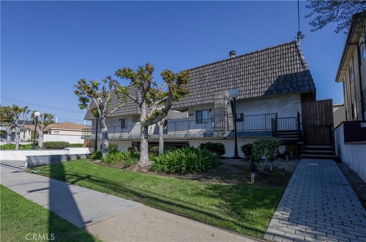 Property Photo:  14928 Halldale Avenue 2  CA 90247 