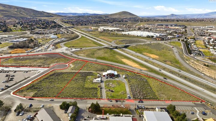 Property Photo:  691 Windmill Road  WA 99352 