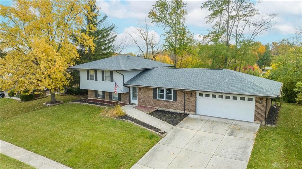 Property Photo: 416 Bent Twig Drive OH 45377