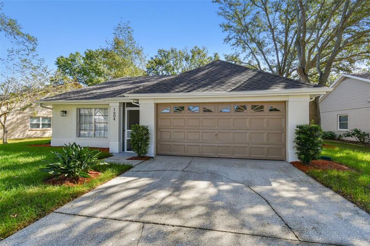 Property Photo:  1604 Cobbler Drive  FL 33559 