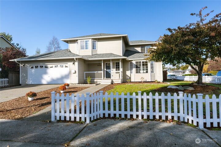 Property Photo:  1470 SW 9th Avenue  WA 98277 