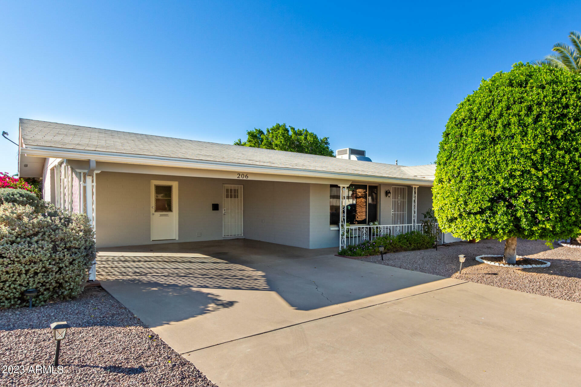 Property Photo:  206 N 58th Place  AZ 85205 