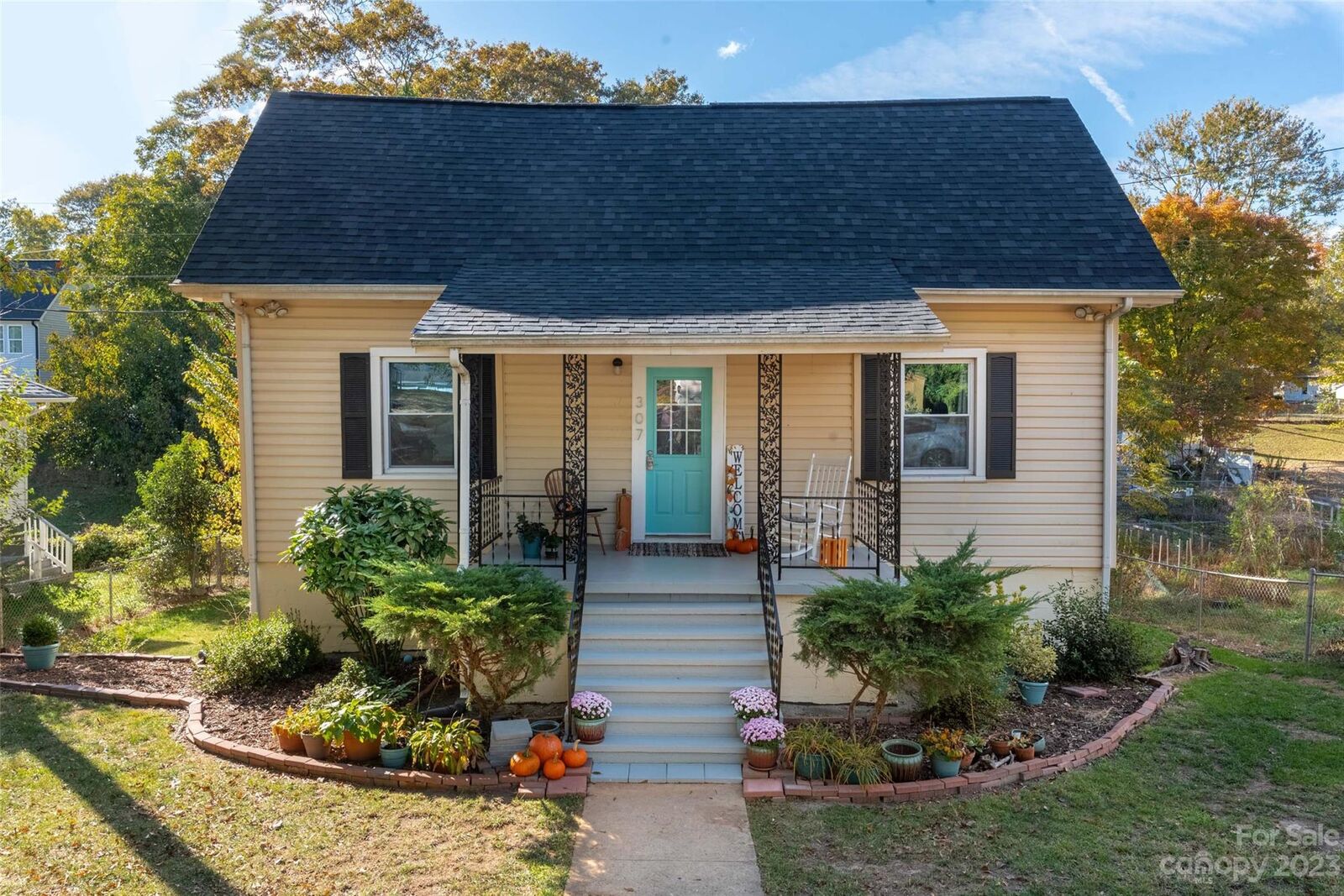 Property Photo: 307 S Highland Street NC 28052