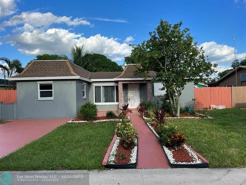 Property Photo:  1015 SW 51st Ave  FL 33068 