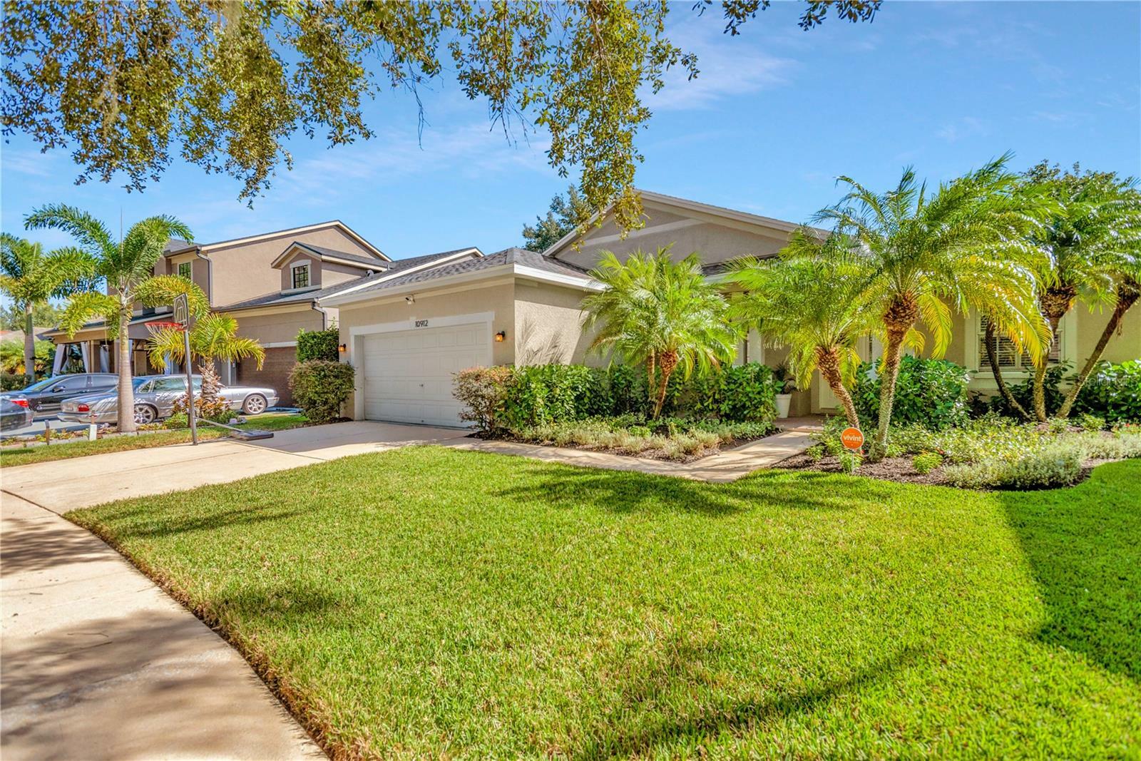 Property Photo:  10912 Holly Cone Drive  FL 33569 