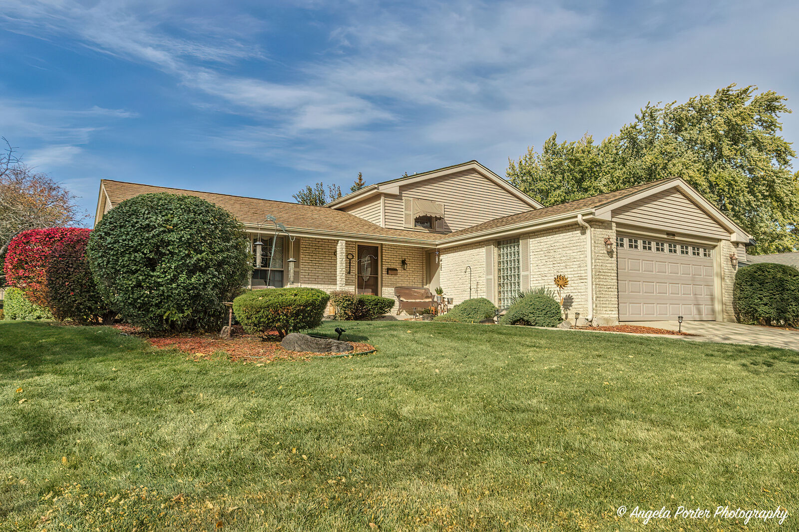 Property Photo:  2918 N Dryden Place  IL 60004 
