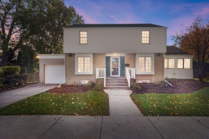 1021 S Seminary Avenue  Park Ridge IL 60068 photo