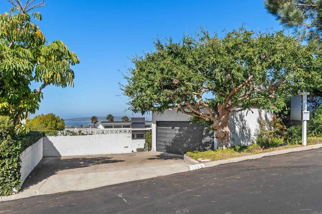 Property Photo:  1122 Barcelona Drive  CA 92107 