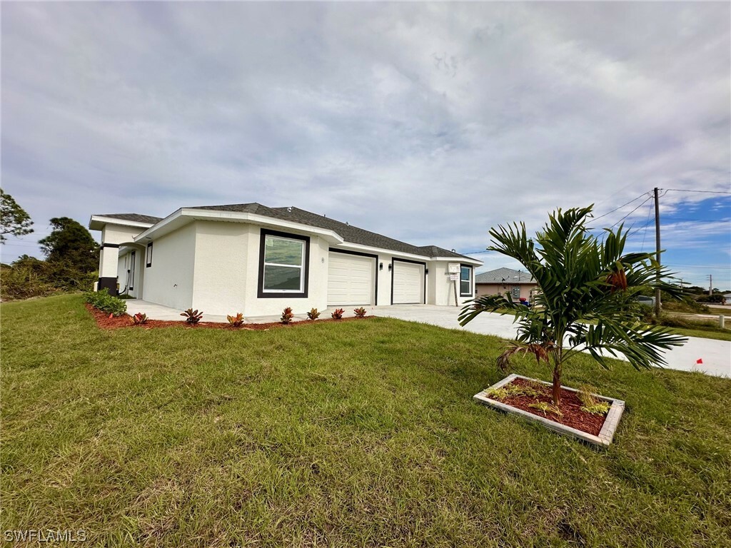 Property Photo:  4810 Leonard Boulevard S  FL 33973 