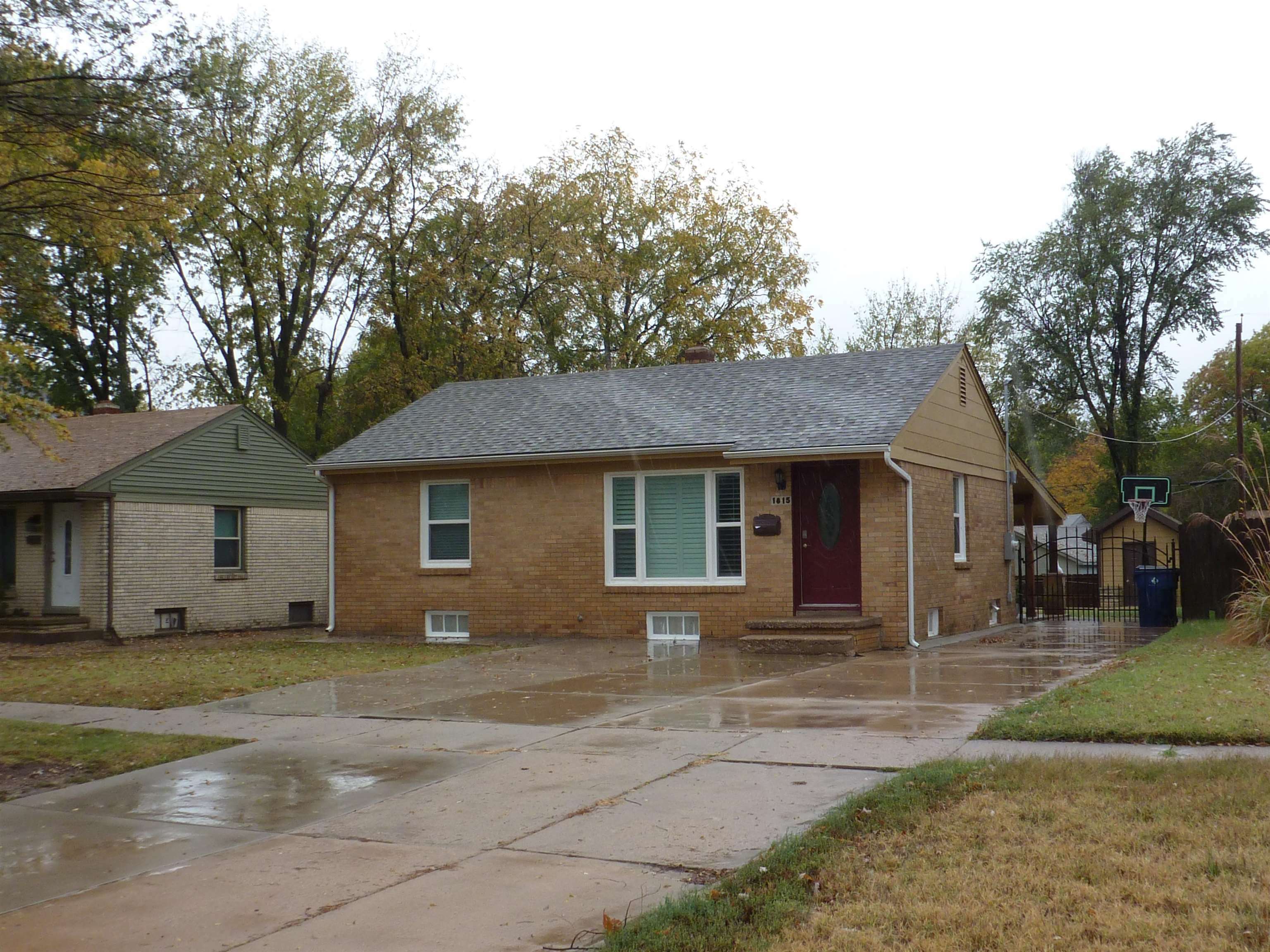 Property Photo:  1815 S Woodlawn  KS 67218 