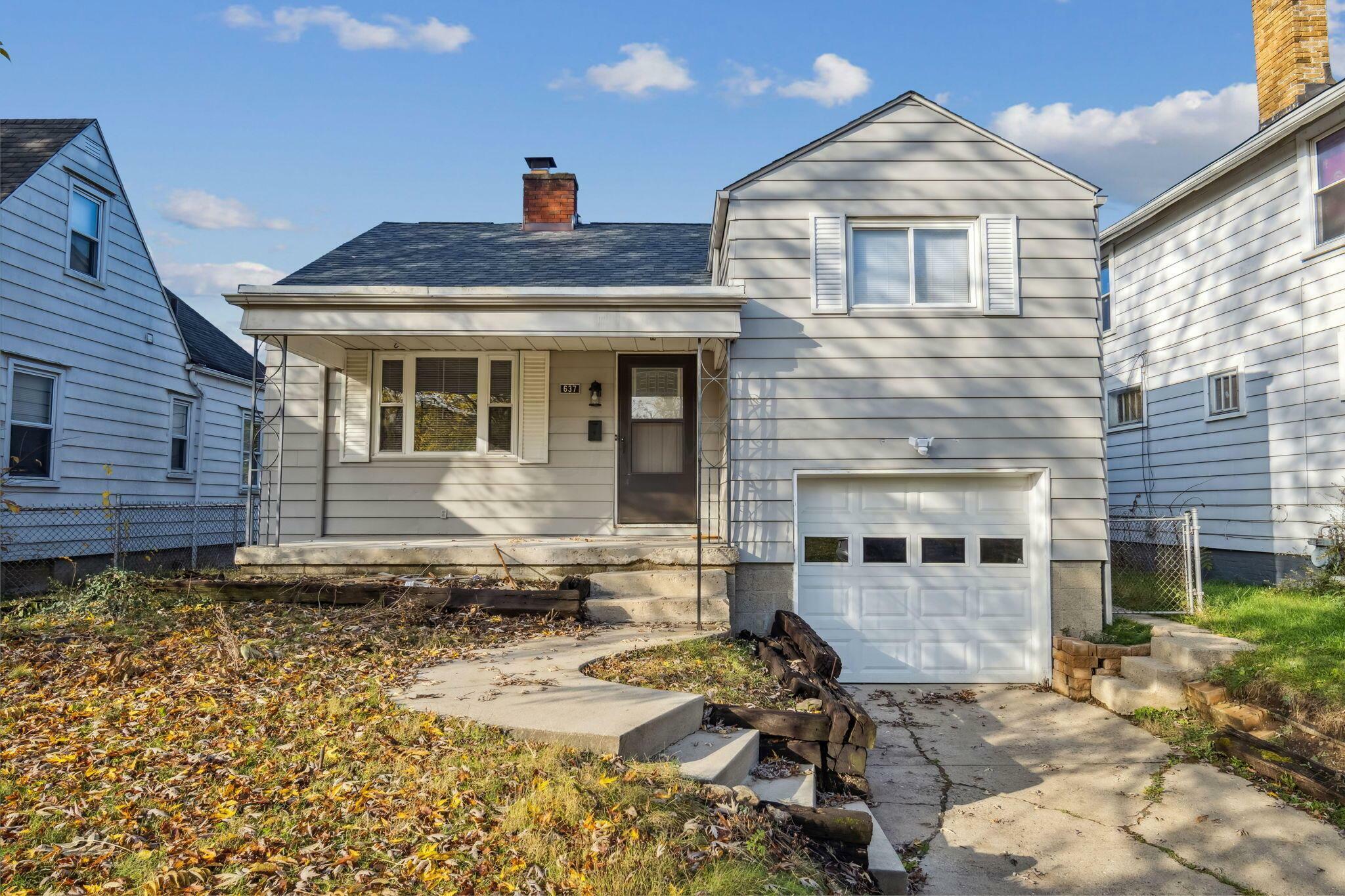 Property Photo:  637 Wrexham Avenue  OH 43223 