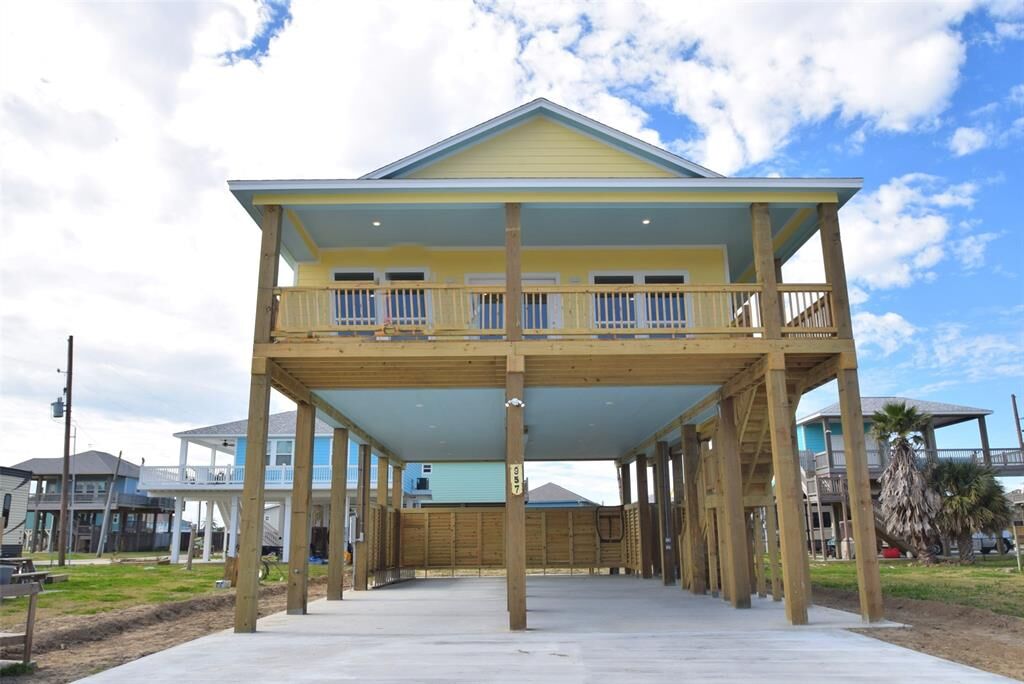 Property Photo:  957 Alberdie Drive  TX 77650 