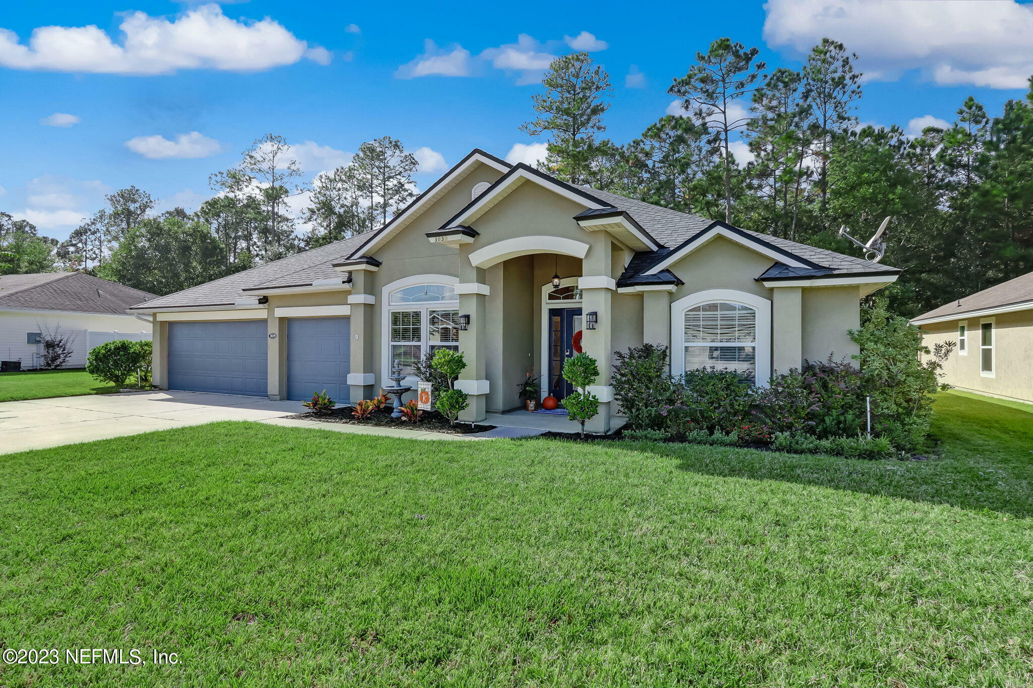 Property Photo: 3839 Trail Ridge Rd FL 32068