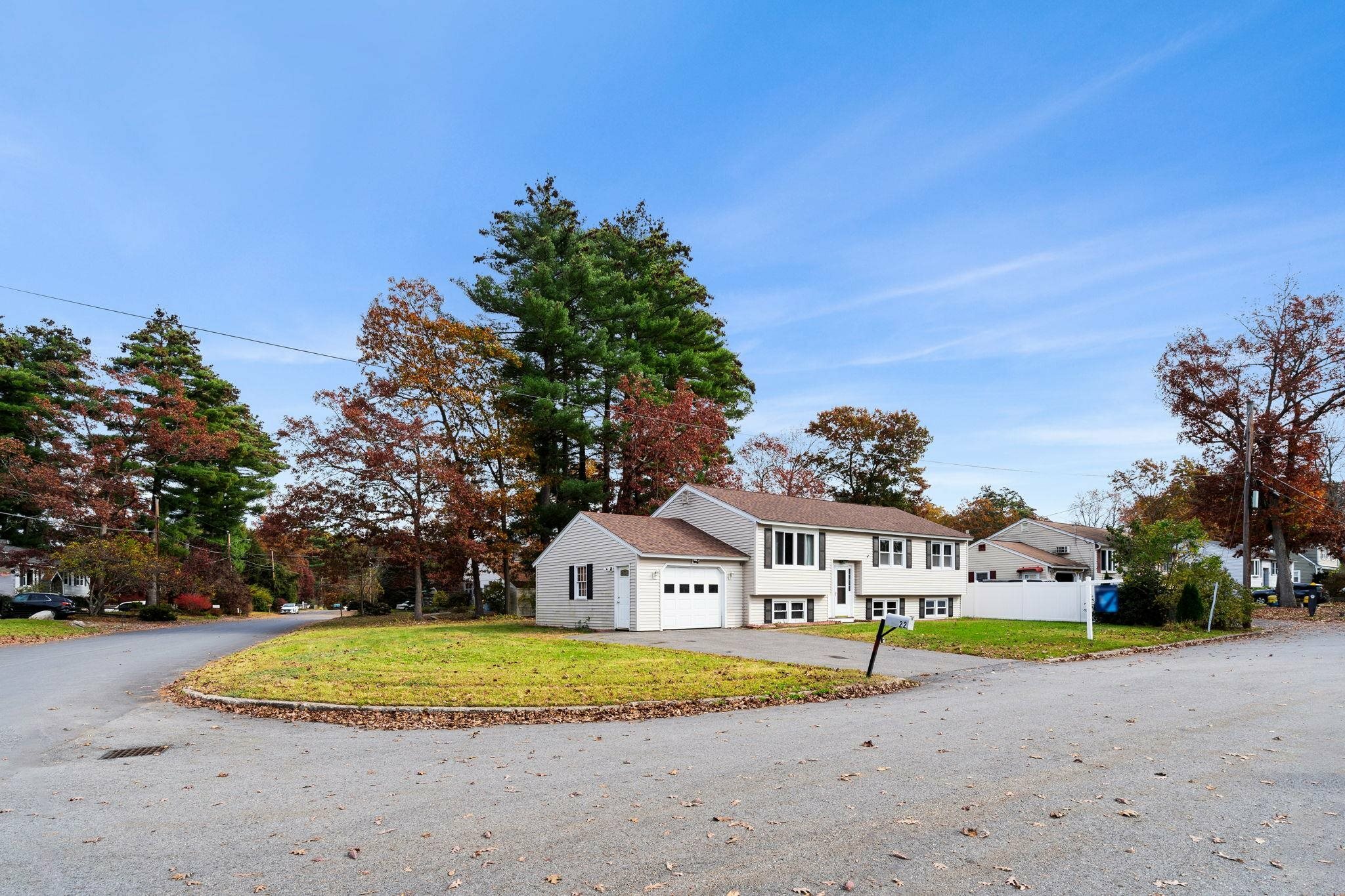 Property Photo: 22 Westborn Drive NH 03062