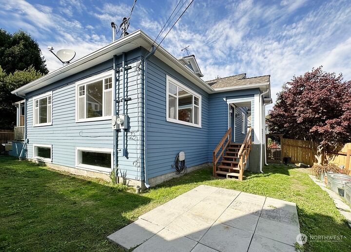 Property Photo:  6007 32nd Avenue NW  WA 98107 