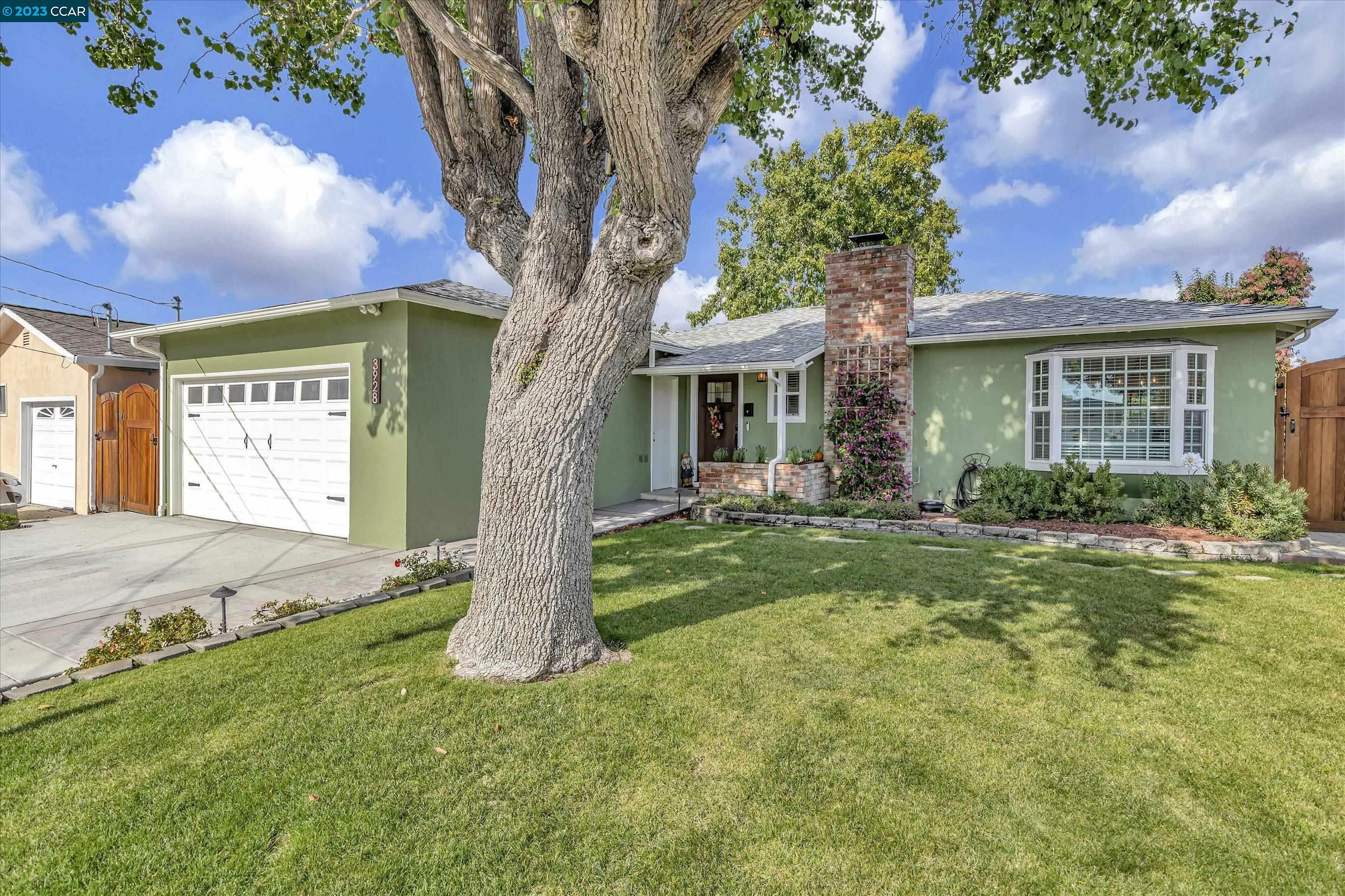 Property Photo:  3928 Yale Way  CA 94550 